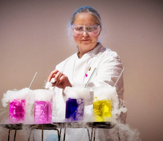 Weihnachtsvorlesung „Jetzt wird’s bunt“