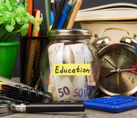 Studium ohne Geld? Sensay/iStock/Getty Images Plus